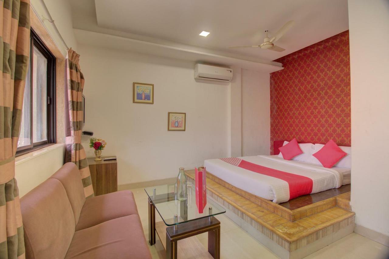 Oyo Flagship 19825 Hotel Panchratna パンベル エクステリア 写真