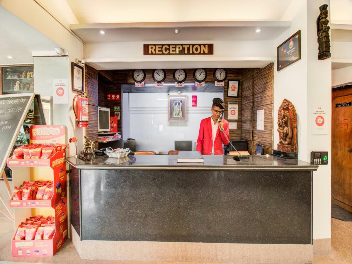 Oyo Flagship 19825 Hotel Panchratna パンベル エクステリア 写真