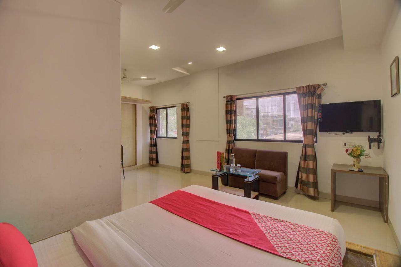 Oyo Flagship 19825 Hotel Panchratna パンベル エクステリア 写真