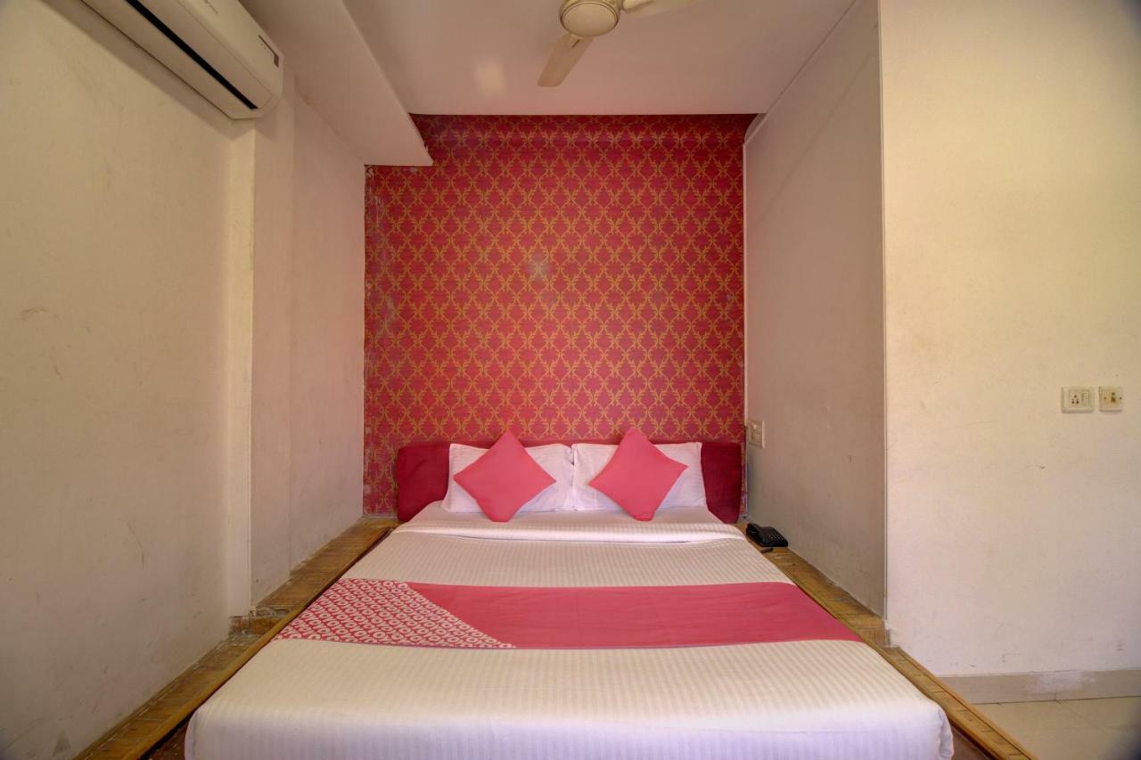 Oyo Flagship 19825 Hotel Panchratna パンベル エクステリア 写真